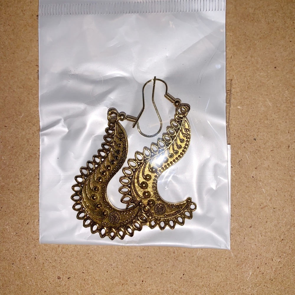 Gold Dangly Earrings